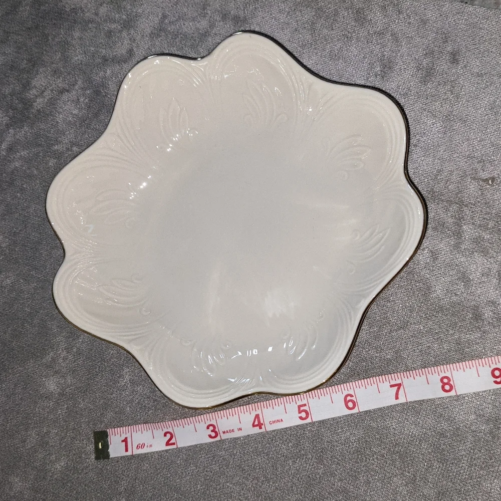 Made In USA Lenox Round Bowl Scalloped & Gold Edge Off White Candy Dish Unused